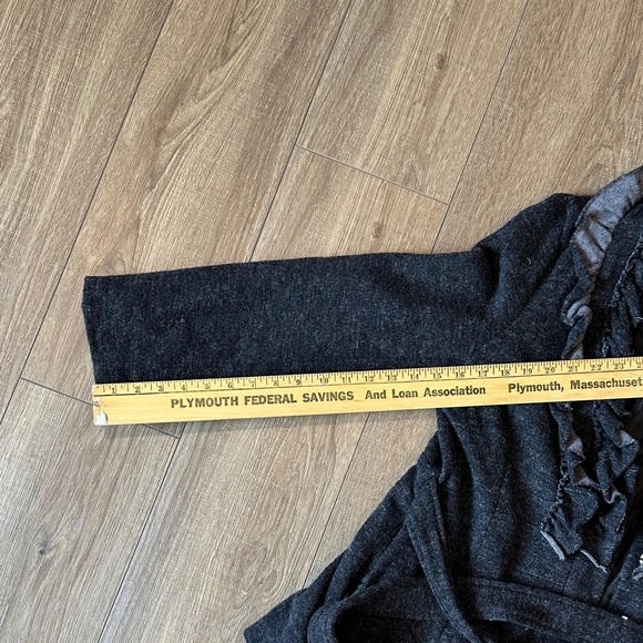 Chic Black Ruffled Blazer - Picture 4 of 5